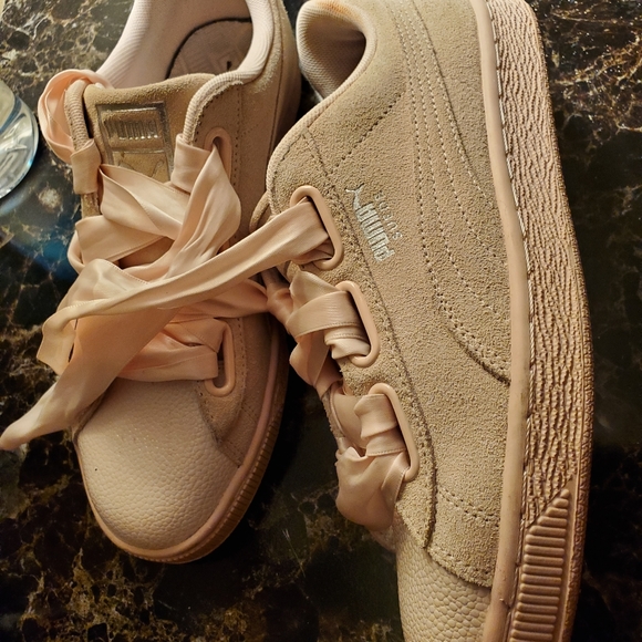 Pumas - Picture 4 of 6